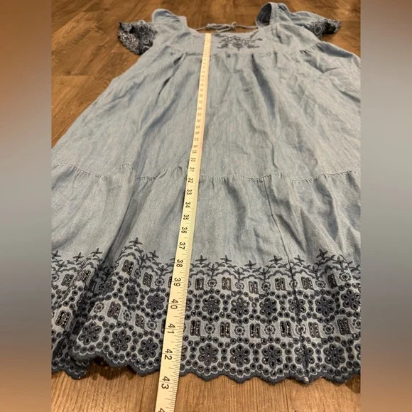 Old Navy Fit & Flare Flutter Sleeve Tie Back Chambray Dress Embroidered Floral - Picture 6 of 6